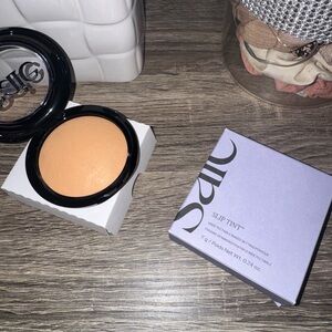 SAIE SLIP TINT BAKED SETTING POWDER ⭐️